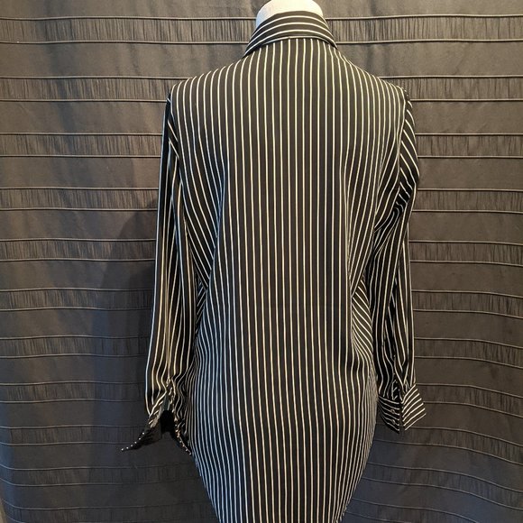 Black and White Long Stripe Blouse - Picture 5 of 8